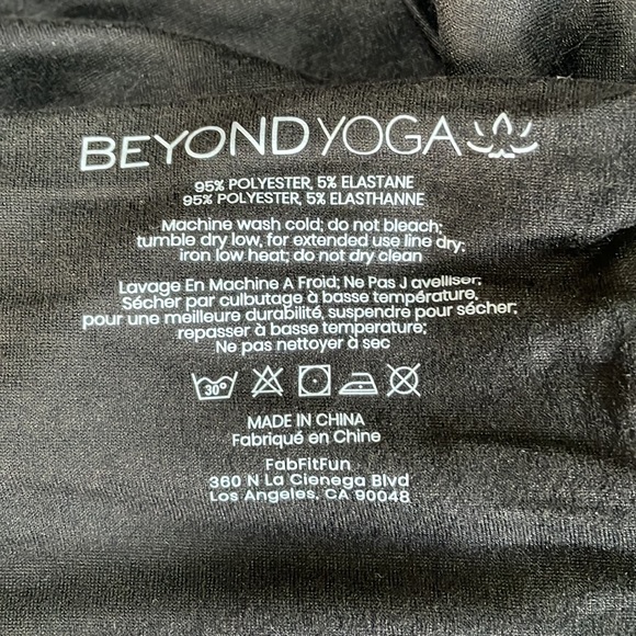 Beyond Yoga hidden pocket infinity scarf, NWT - Picture 6 of 6